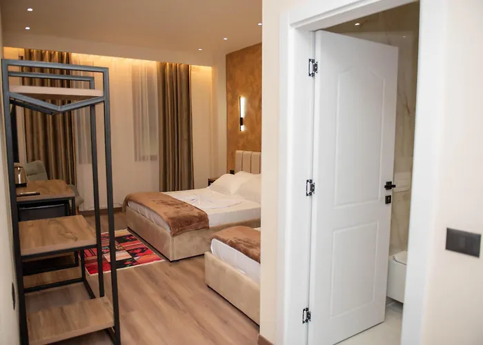 Ora E Vjeter Pensión *