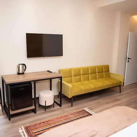 Ora E Vjeter * Wlora